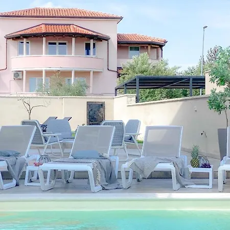 Casa Hana * Bužinija