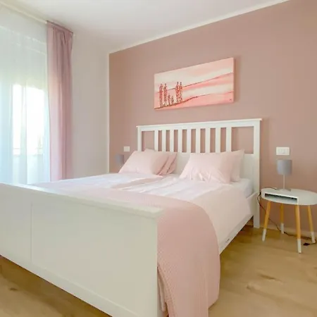 Casa Hana Holiday home Buzinija